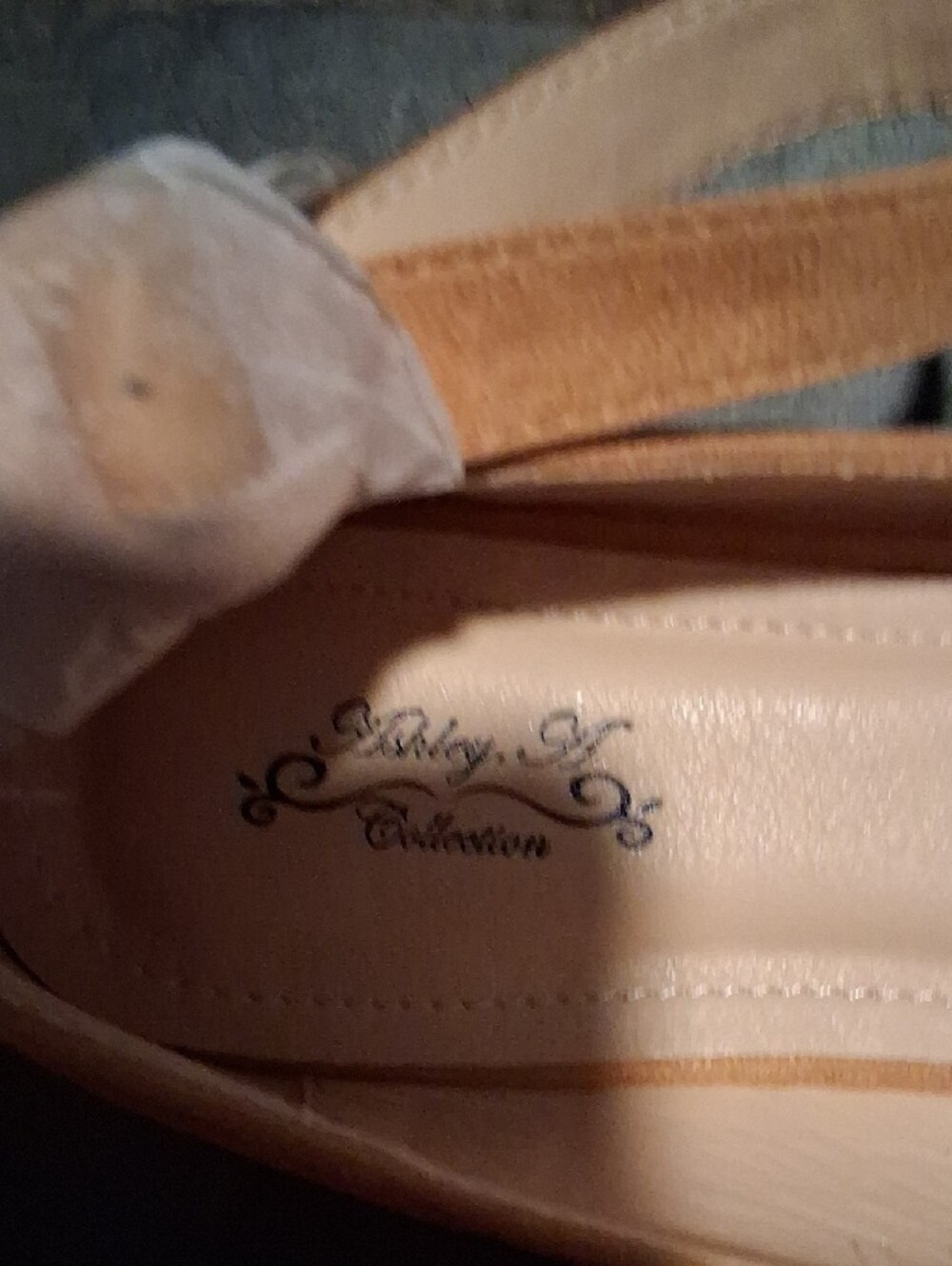 NIB Mila Lady Collection Tan Suede Pointed Toe Ankle Strap Flats 8 - Picture 9 of 9